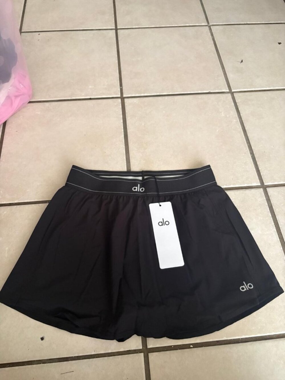 Alo yoga skirt w shorts underneath nwtg size medium